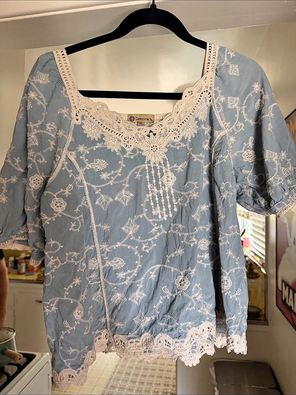 Democracy Floral Embroidered Blouse in Blue & White Size Medium